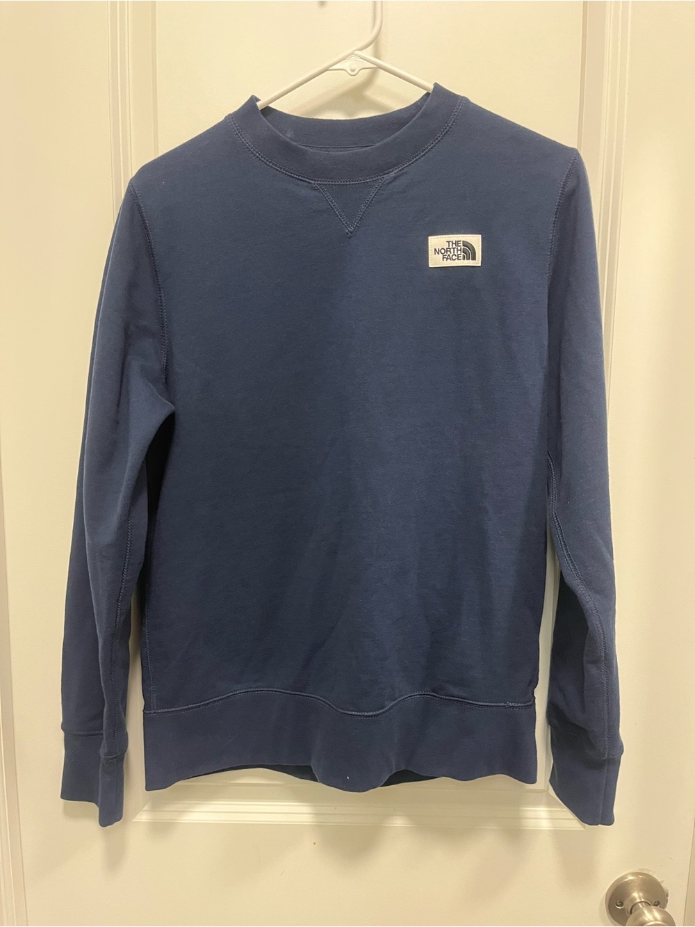 The North Face True Navy Women’s medium Logo Sweatshirt EUC